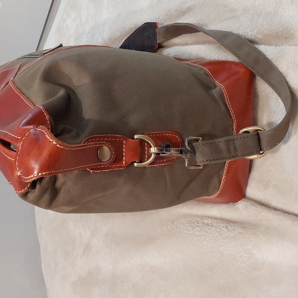 Canyon Outback Pine Canyon leather canvas duffel bag in forest green And cognac - Picture 14 of 16